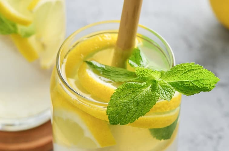 Limoncello-Spritz-Rezept-original-italienisch-Titelbild
